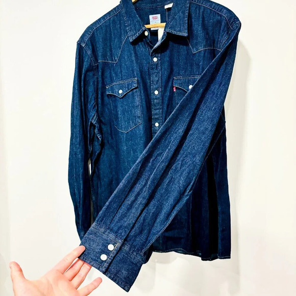 LEVI'S Classic Western Standard Fit  Shirt - Picture 7 of 9